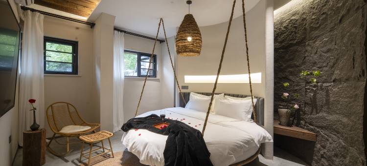 古城旁民宿(开封万岁山大宋武侠城)图片