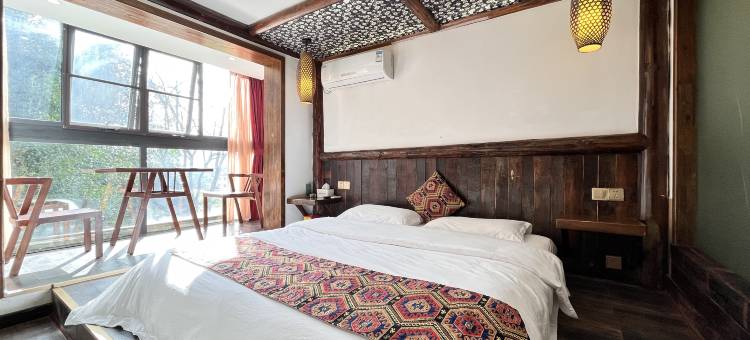 张家界畔山驿栈(张家界国家森林公园武陵源店)图片