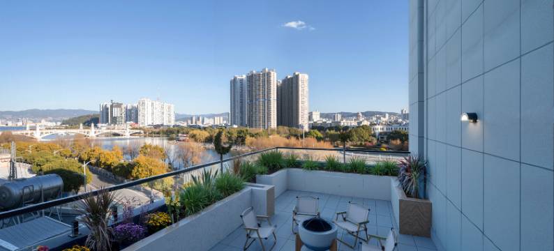 汀屿海岸美居(兴盛大桥洱海店)图片