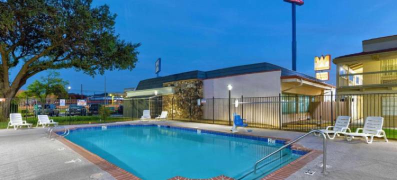 登顿一室公寓6号(Studio 6 Denton, TX - UNT)图片