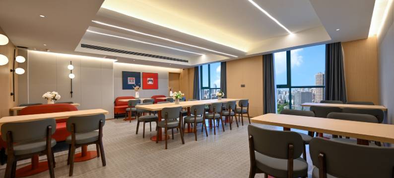 花云居一号观景酒店(信阳火车站天润广场店)图片