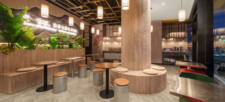 丫丫酒店(郑州火车站西广场店)图片
