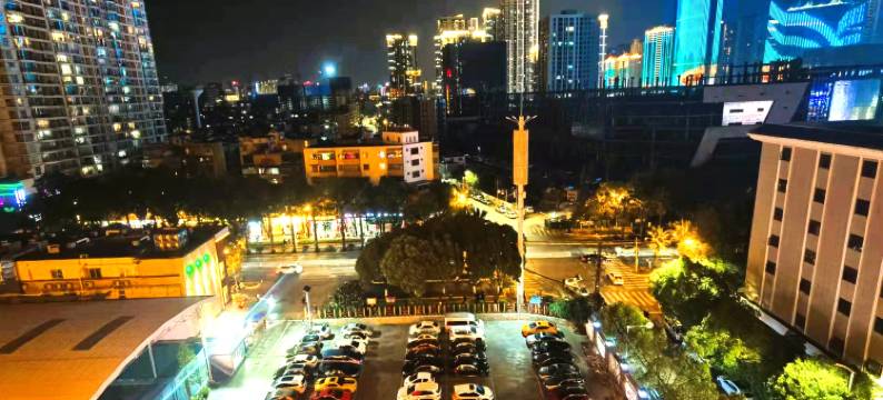 昆明楚雄大厦彝人大酒店(梁家河地铁站店)图片