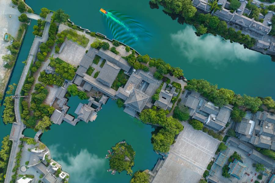 天空之鏡·環島湖景酒店(台兒莊古城風景區店)