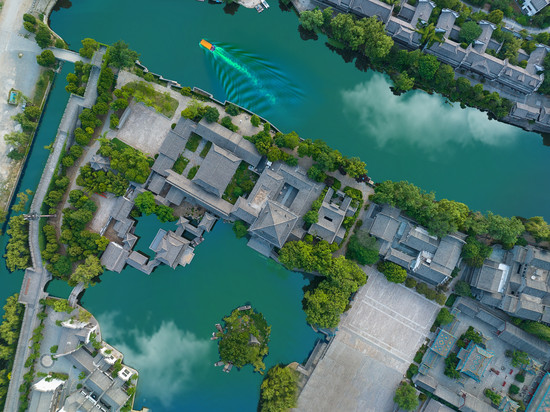 天空之镜·环岛湖景酒店(台儿庄古城风景区店)