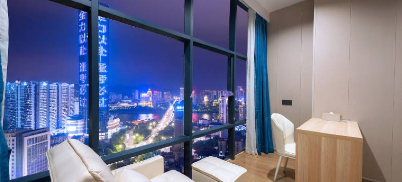 昊坤大酒店(柳州五星步行街保利商业广场店)图片