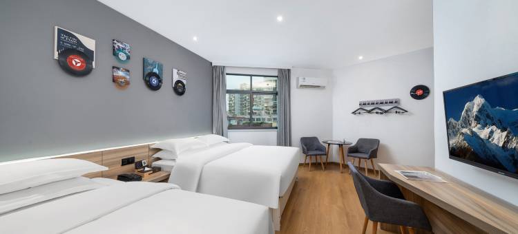 万澳青舍(深圳东站店)图片