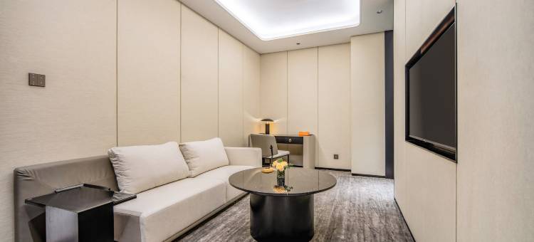 云宜贵宾舍酒店(深圳坪山高铁站龙东地铁站店)图片