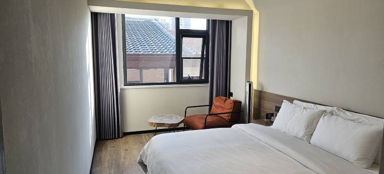 野·还行民宿图片