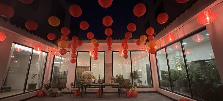 隐逸酒店(东环不夜城中东大市场店)图片