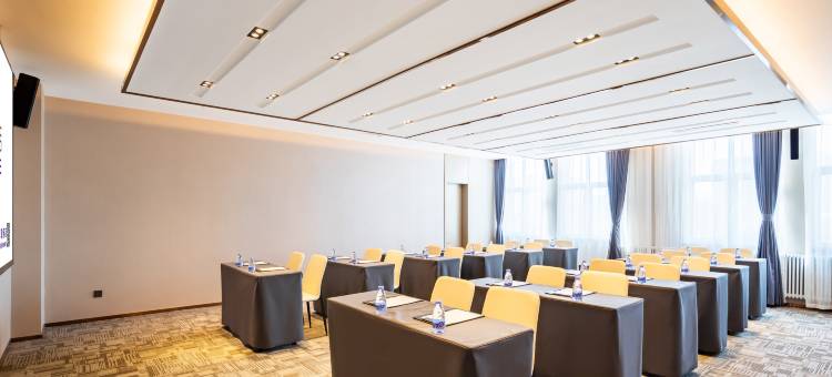 芮丽酒店(通辽市政府维多利摩尔城店)图片