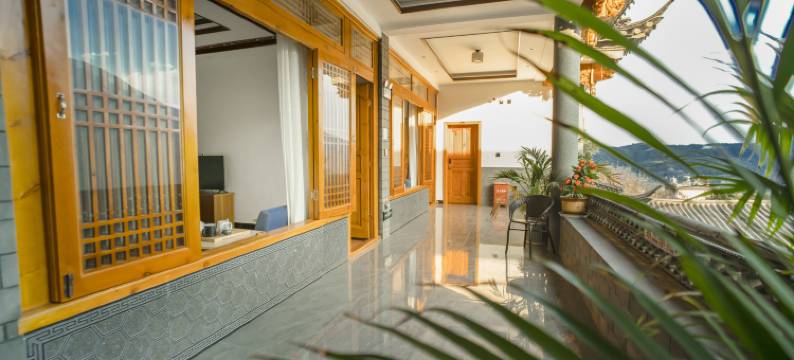 宾川鸡足山朝圣居图片