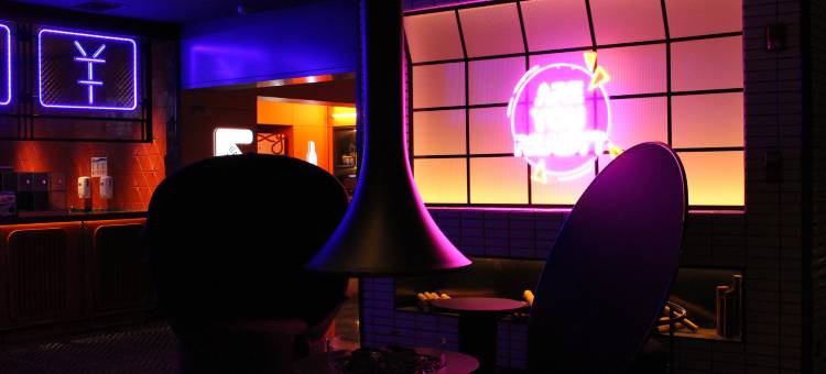 重庆解放碑万豪Moxy酒店图片