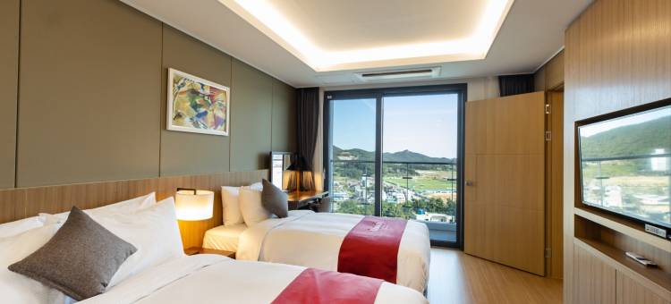 丽水突山华美达广场酒店(Ramada Plaza by Wyndham Dolsan Yeosu)图片