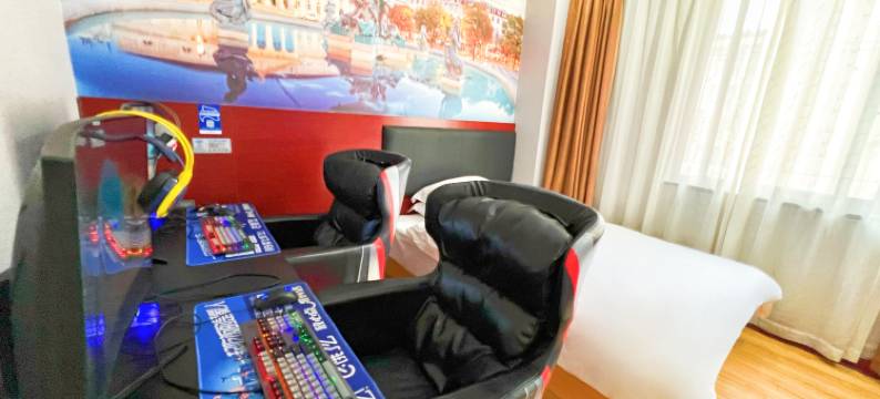 防城港港口云电竞酒店(乐天花园步行街店)图片