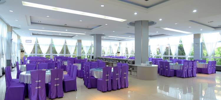 鸿雅酒店(北戴河碧螺塔海上公园店)图片