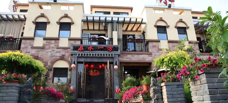 凤城在水一方温泉酒店图片