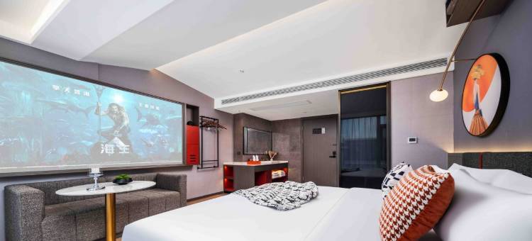 CEO·向岸酒店(金华大堰河街轻轨站万达广场店)图片