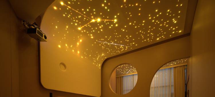 若尔盖云上玥星空智控民宿酒店图片