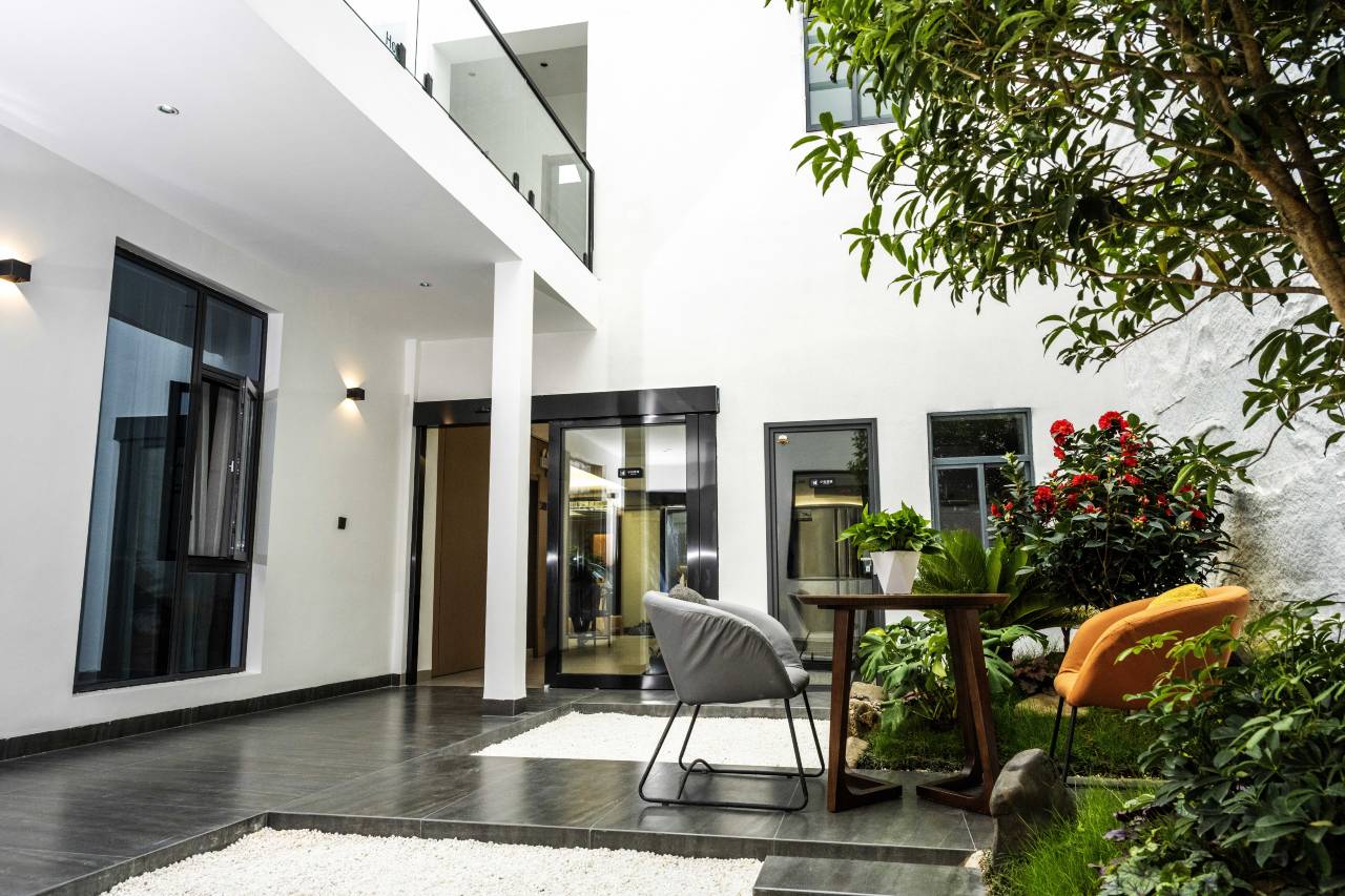 和律•溪谷Homestay民宿(香格里拉独克宗古城大佛寺转经筒店)