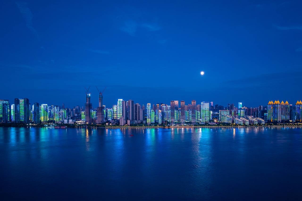 武汉江滩江汉路步行街怡程酒店图片