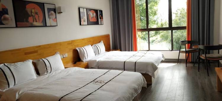 斜阳照山庄图片