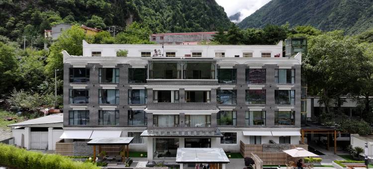 清河瑞锦温泉度假酒店(理县毕棚沟景区理小路店)图片