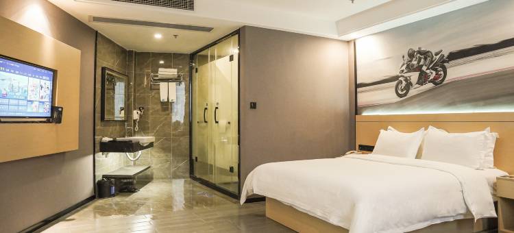 铂曼电竞酒店(江门东方广场店)图片