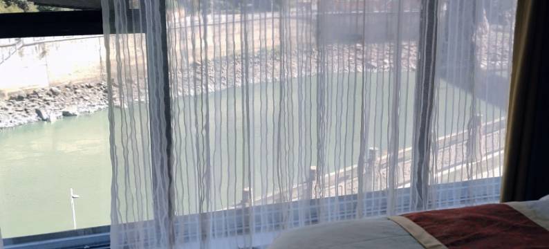 雅江康巴汉子大酒店图片