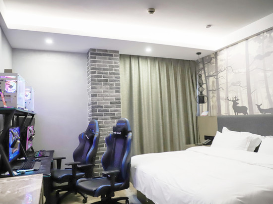 美豪丽致G次元电竞酒店(南京龟山公园店)