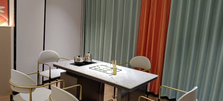 临高临城镇柏程智享酒店(城市购物公园店)图片