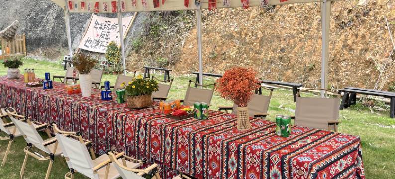 古龙峡畔山居图片