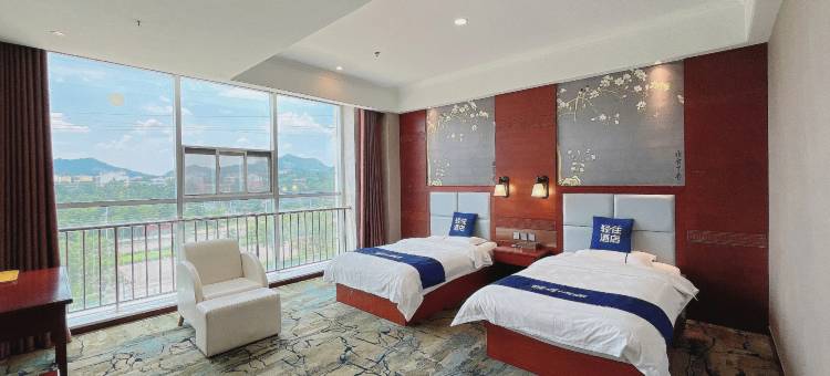 东家酒店(淄博沂源南麻大街店)图片