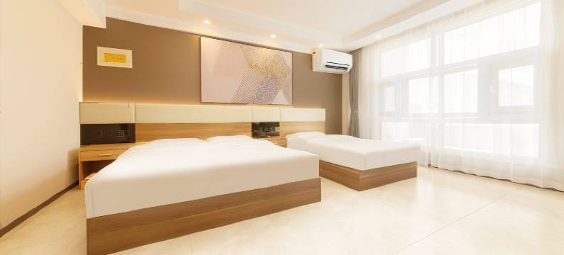 云起时轻居酒店(维多利广场天津路店)图片