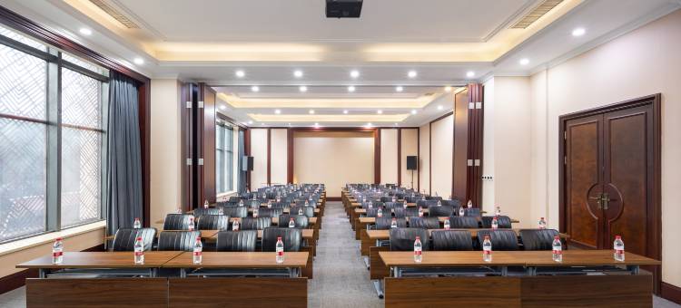 沈阳浦江东方河景酒店(奥体中心地铁站盛京大奥莱店)图片