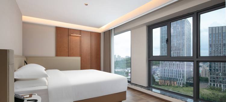 艺龙酒店(贵阳北站黔灵山路店)图片