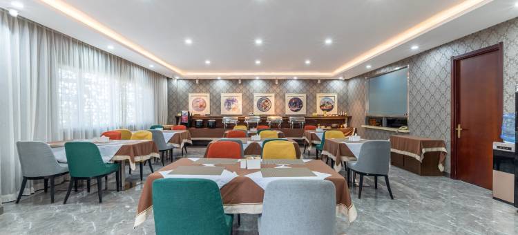 艺龙瑞云酒店(唐山曹妃甸区兴海名都广场店)图片