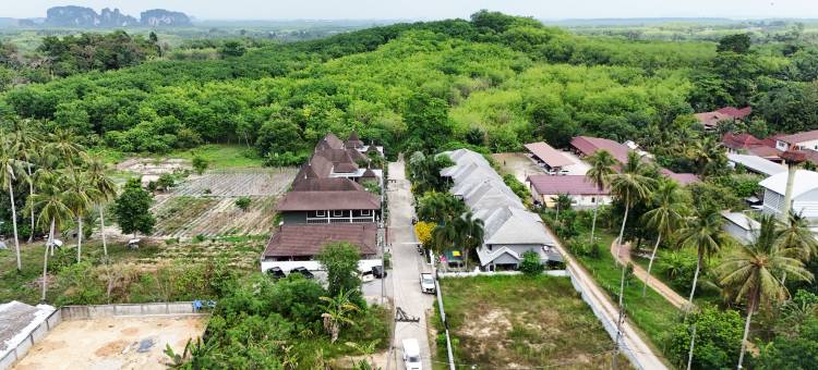 班桑地亚泳池别墅-免费嘟嘟车服务(Baan Santhiya Private Pool Villas - Free Tuk-Tuk Service to the Beach!)图片