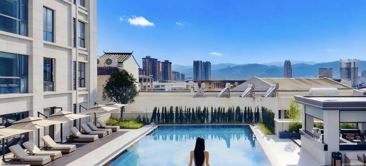 弥勒宝丽温泉酒店(湖泉生态园锦绣花街店)图片