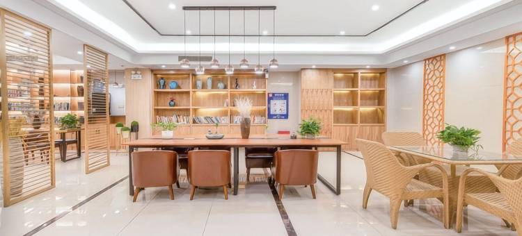 悦电竞酒店(扬州瘦西湖江阳商贸城店)图片