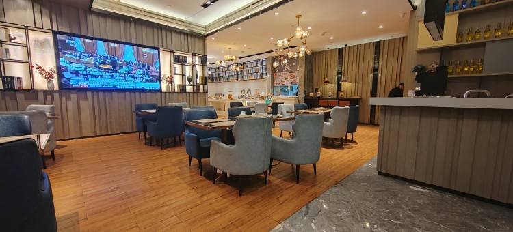 宜尚酒店(长沙步步高梅溪新天地涉外经济学院店)图片