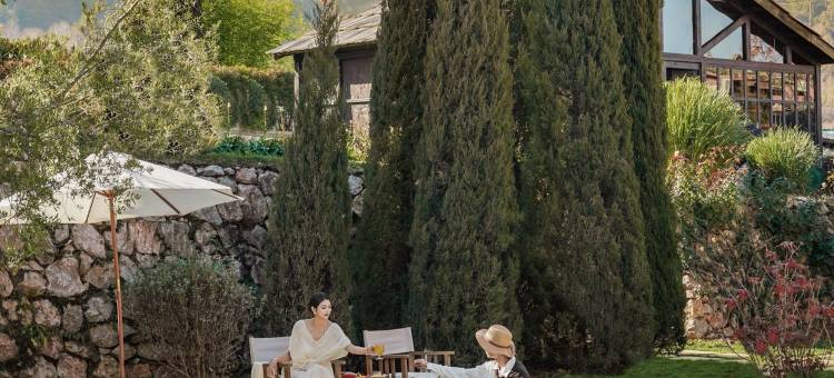 泸沽湖玉鹿庭湖景度假庄园图片