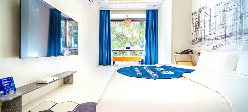 18韵·精品酒店(宝石文化博物馆梧州学院店)图片