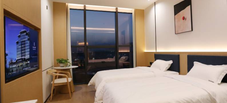 艺龙瑞云酒店(秦安北滨河路店)图片