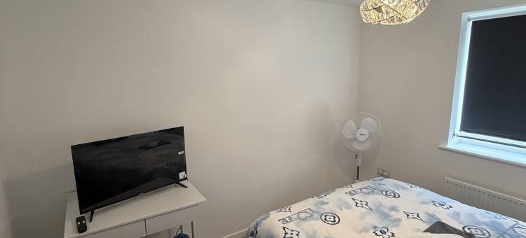 格里姆斯比精美新建家庭旅馆，提供免费停车(Beautiful New-Build Home in Grimsby With free parking)图片