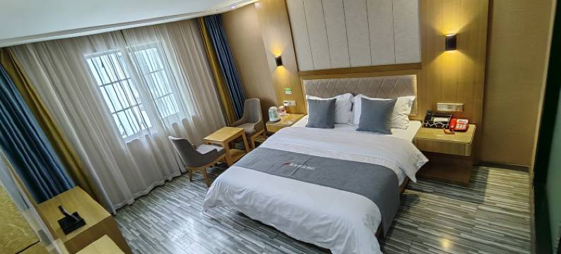 悦莱智慧酒店(岳麓山溁湾镇地铁站店)图片