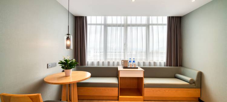 青藤艺宿酒店(杭州富阳东洲岛互通店)图片