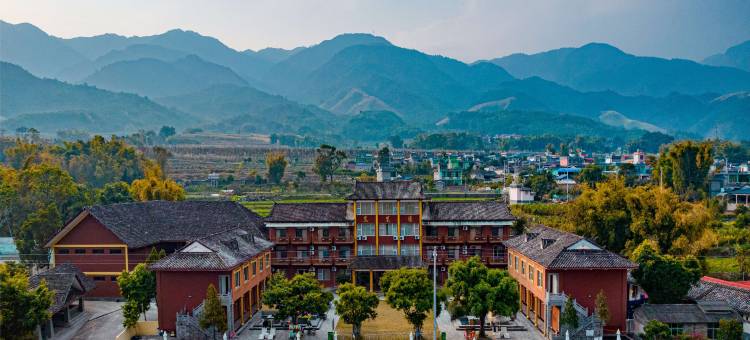 盈江凤凰温泉假日酒店图片