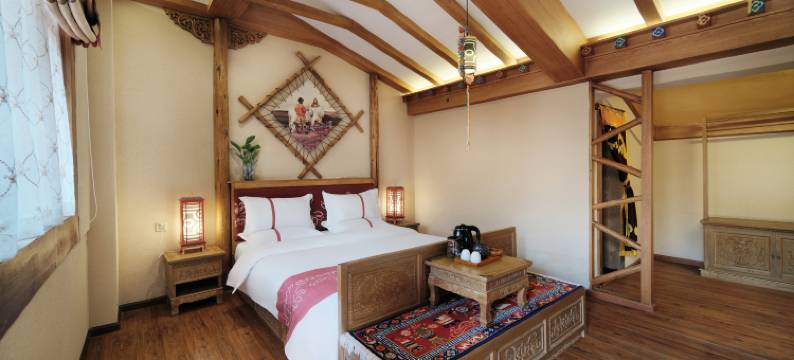 香格里拉松赞林藏地圣莲藏式庭院酒店图片