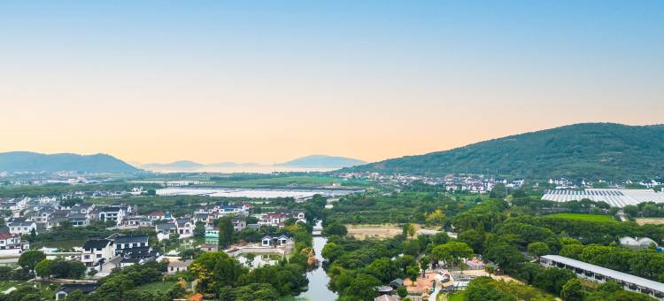 苏州湖光山舍酒店(西山岛开心农场店)图片